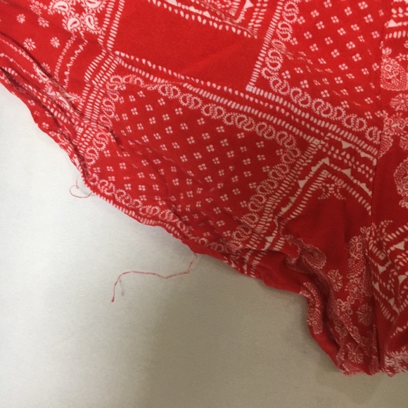 Comfy Bandana Pattern Shorts - Picture 5 of 5